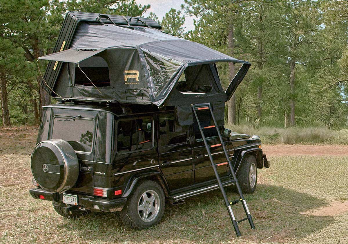 Roofnest Condor Overland 2 open on a G-Wagen with the ladder down