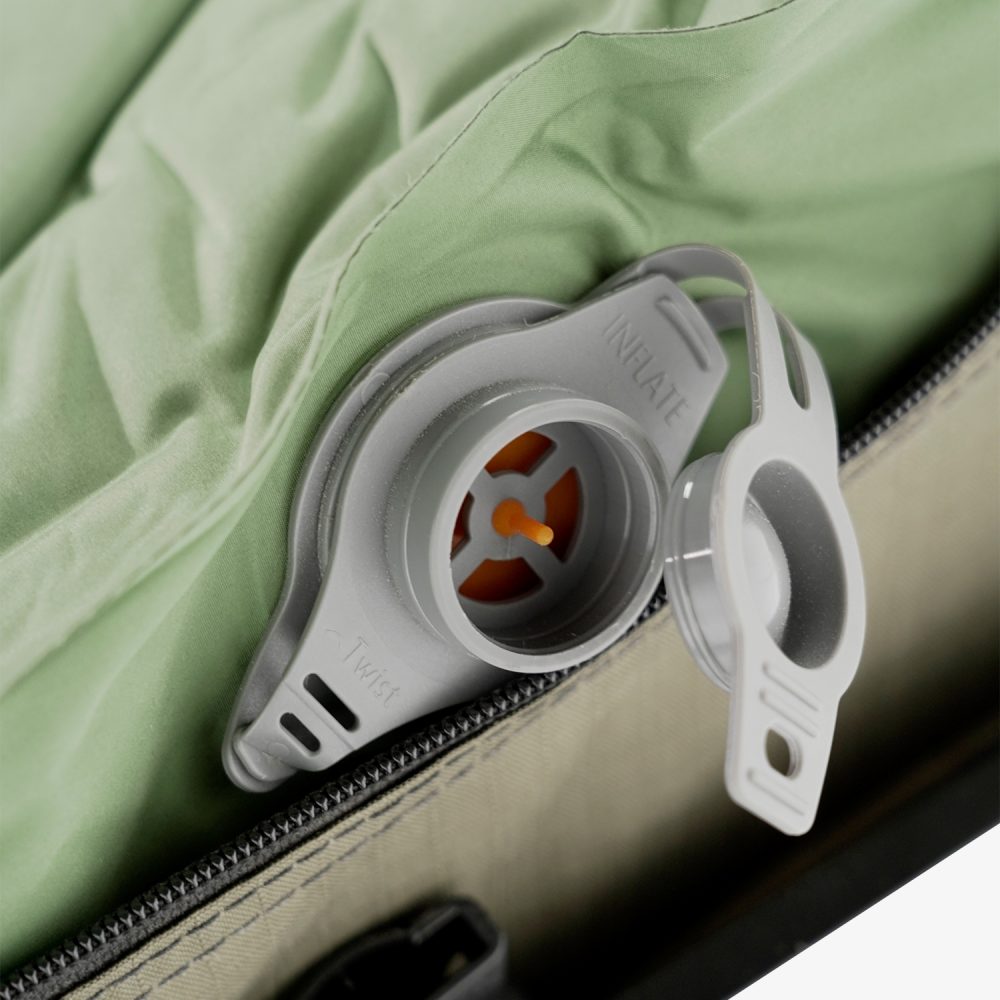 Twist inflation valve on the Carbonlite air mattress