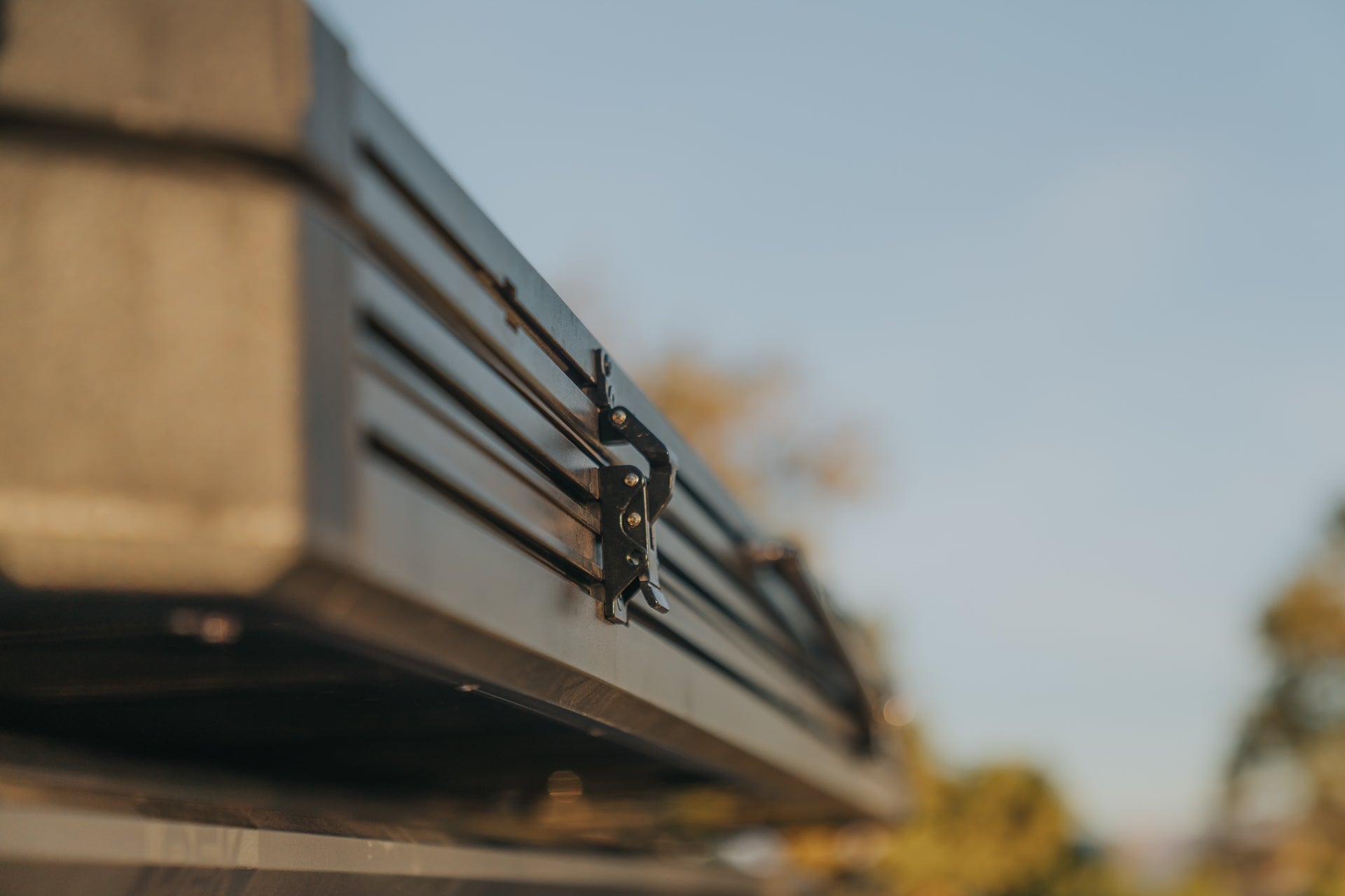 Mounting bracket on the base rail of the Intrepid Geo 2.0