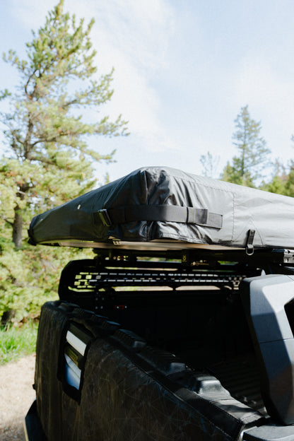 Intrepid Geo 2.5 Pro closed in its travel cover on a pickup rack